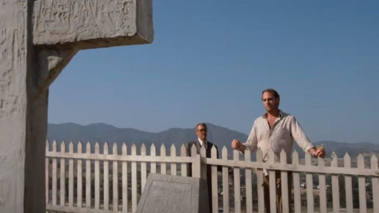 Craig T. Nelson looking at a grave in Poltergeist
