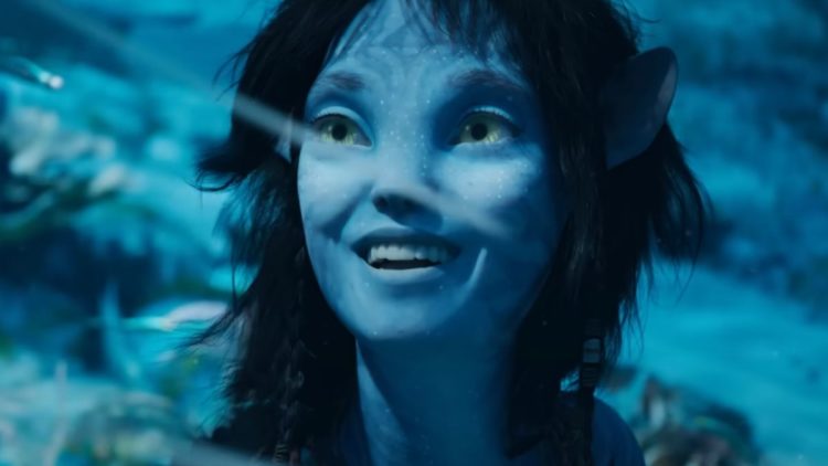 Sigourney Weaver as Kiri underwater in Avatar: The Way of Water